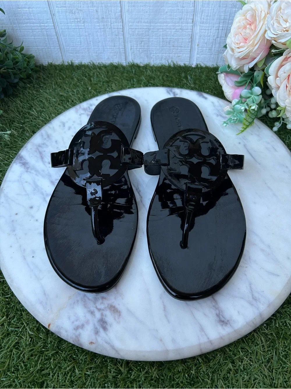 Tory Burch Miller Black soft sandal patent leather Size 9 gently used